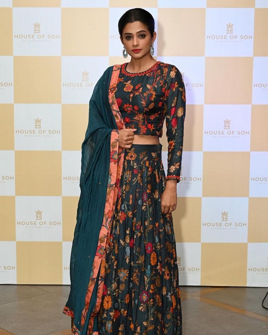 Priya Mani 10