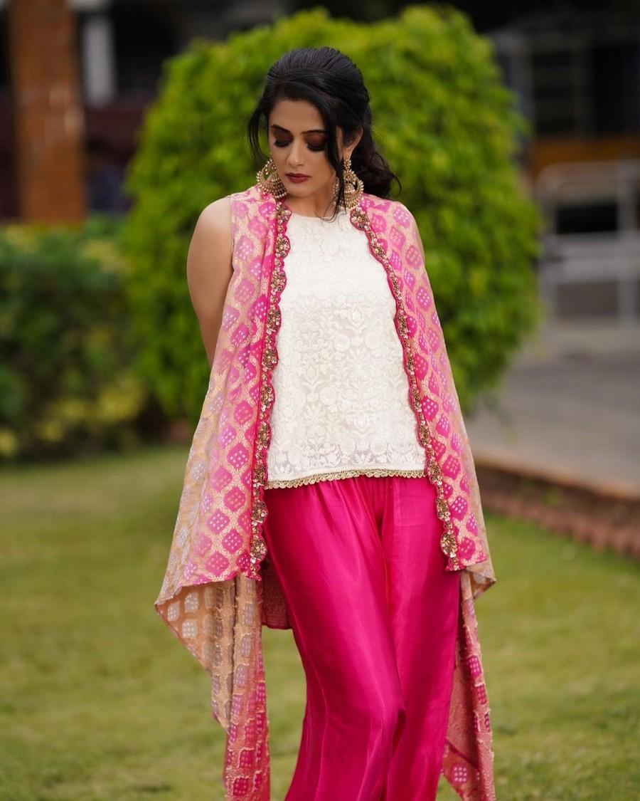 Priya Mani 4