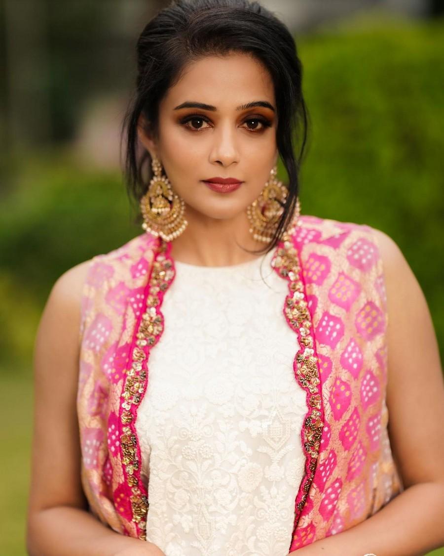 Priya Mani 5