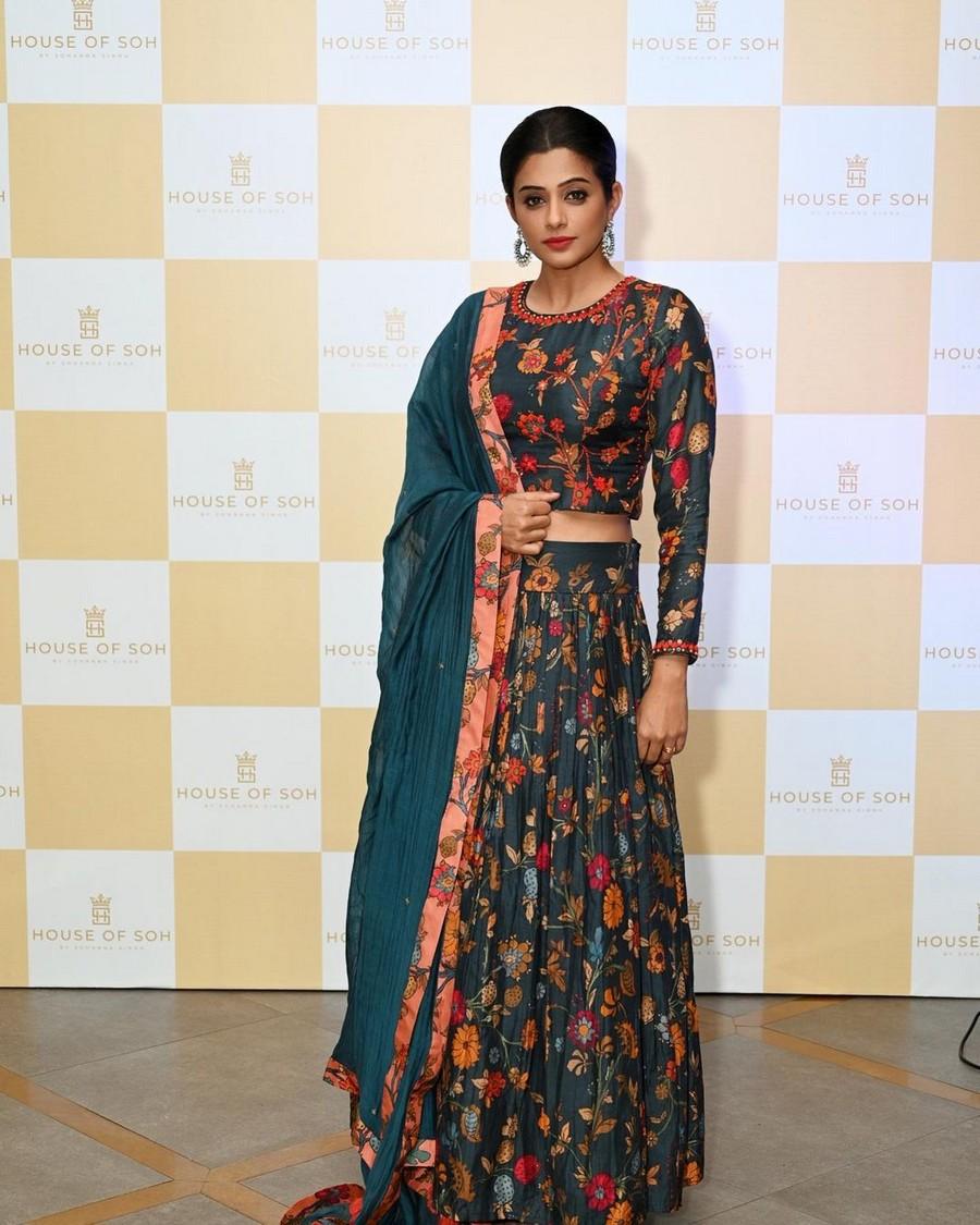 Priya Mani 7