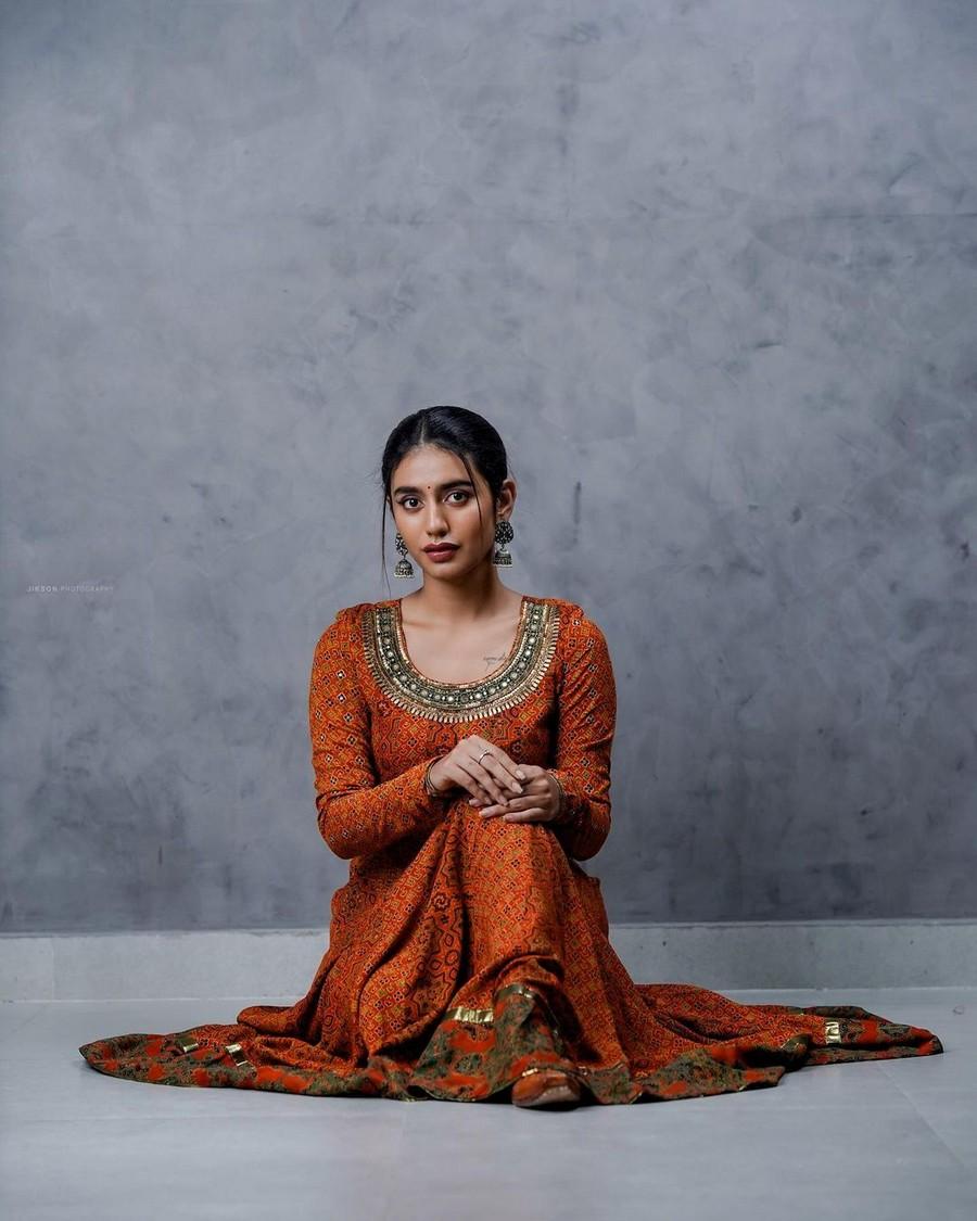 Priya Prakash Varrier 12