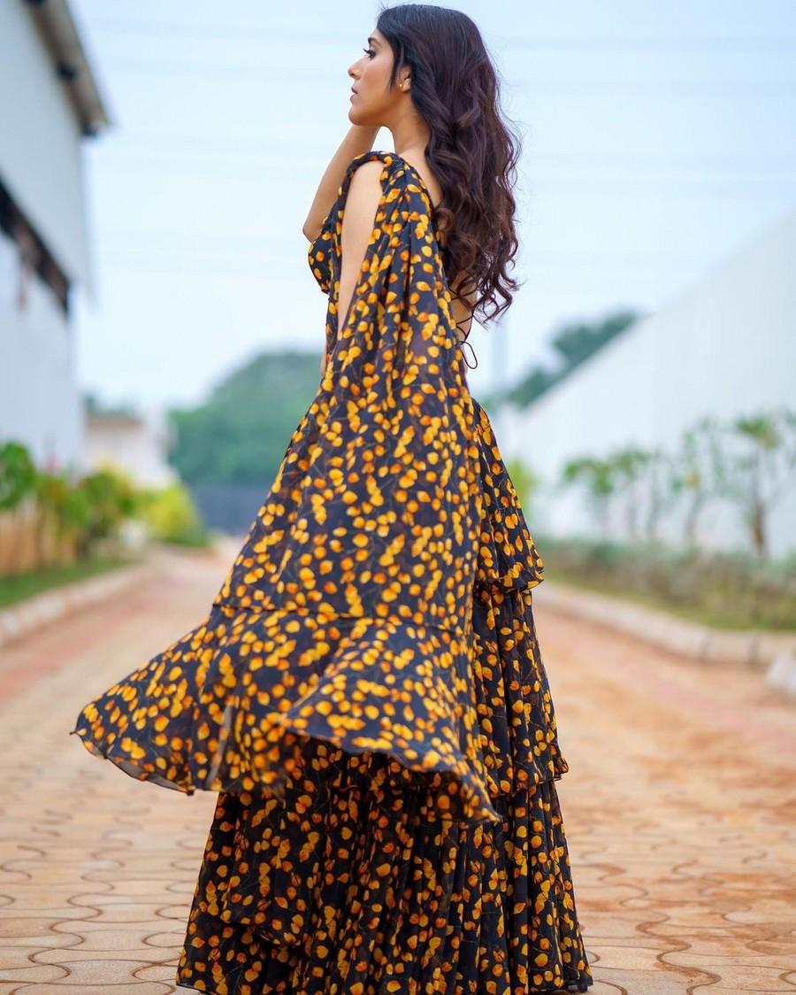 Rashmi Gautam 9