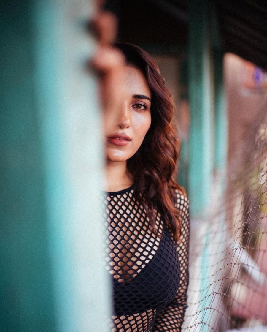 Ruhani Sharma 7