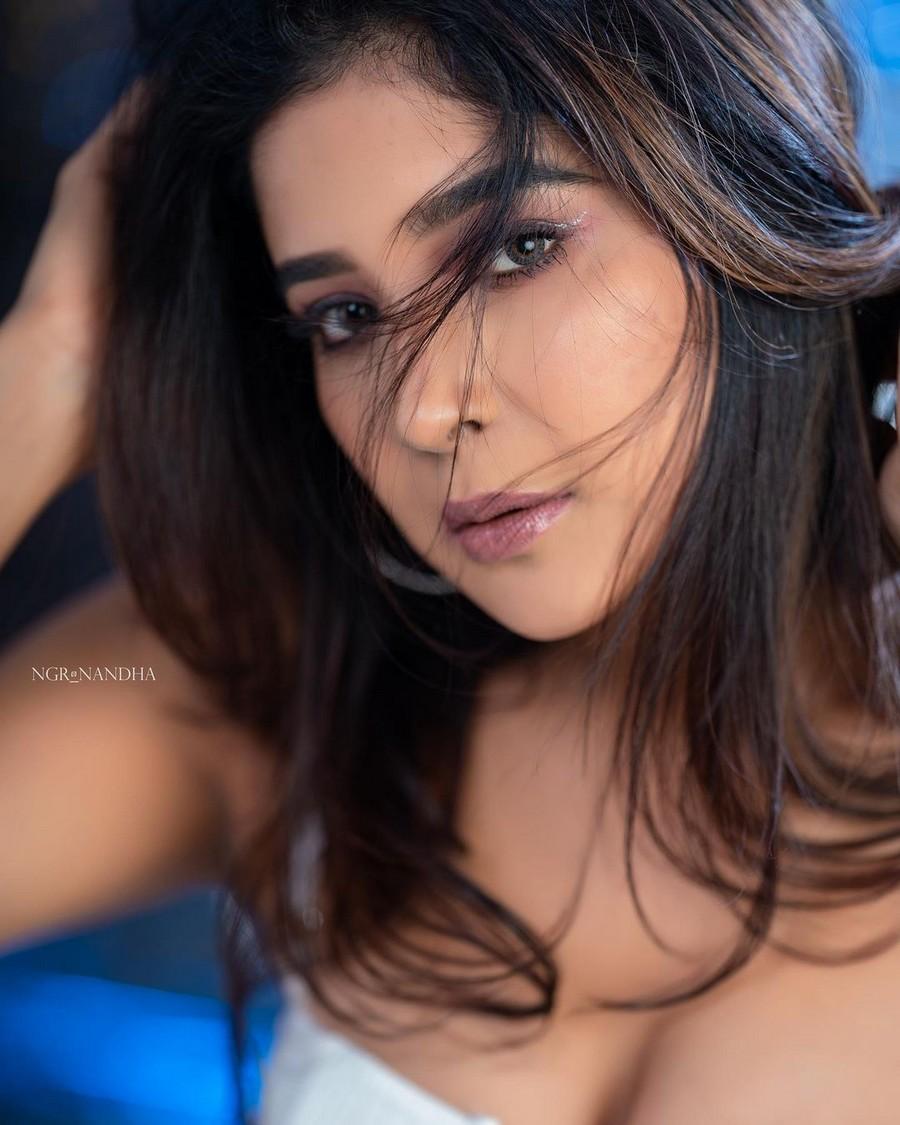 Sakshi Agarwal 4