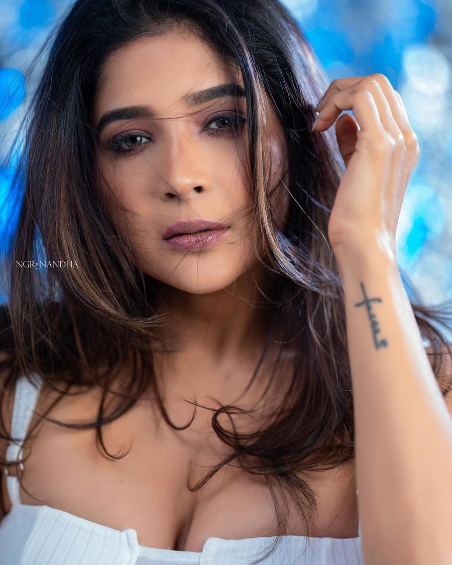 Sakshi Agarwal 5