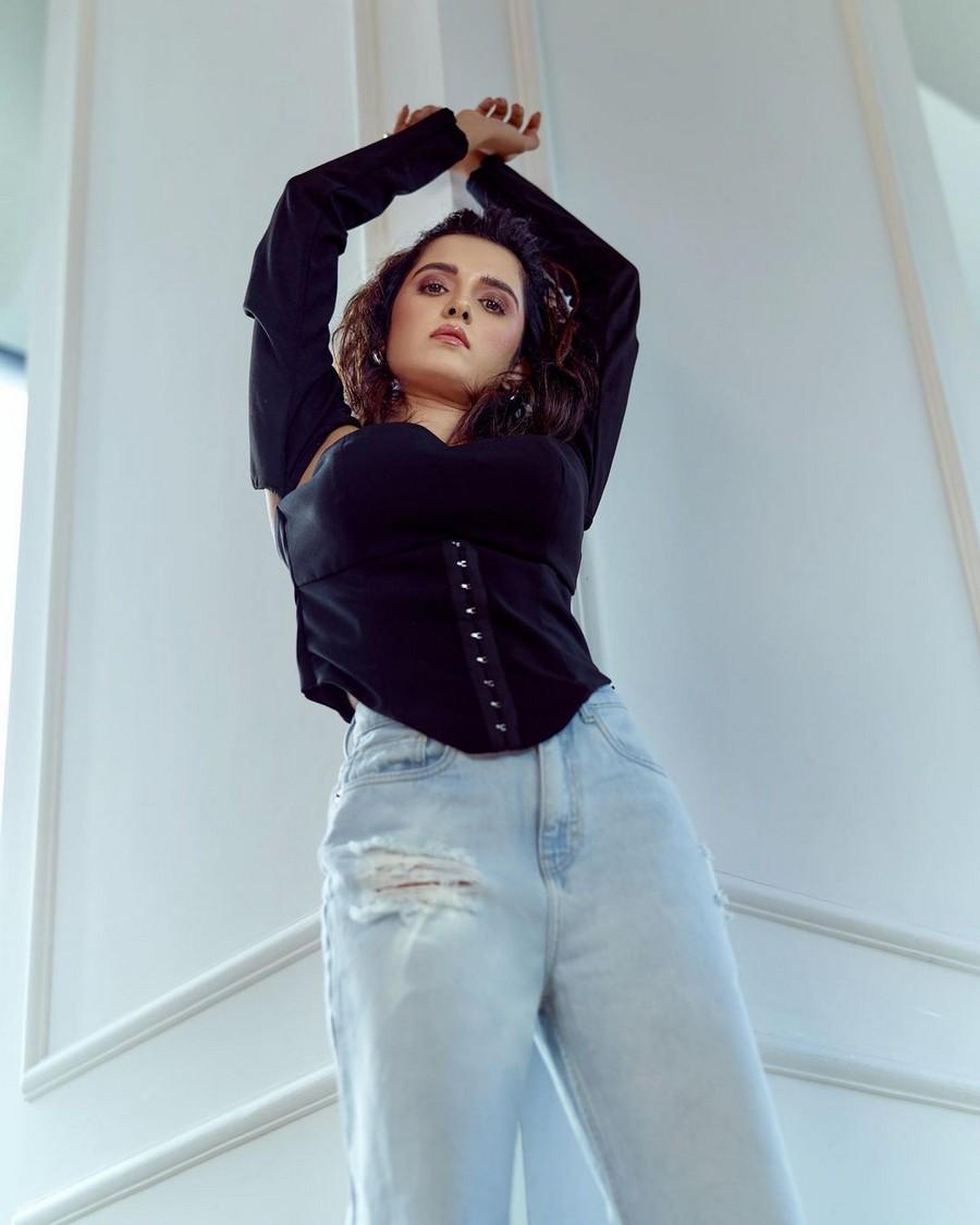 Shirley Setia 7