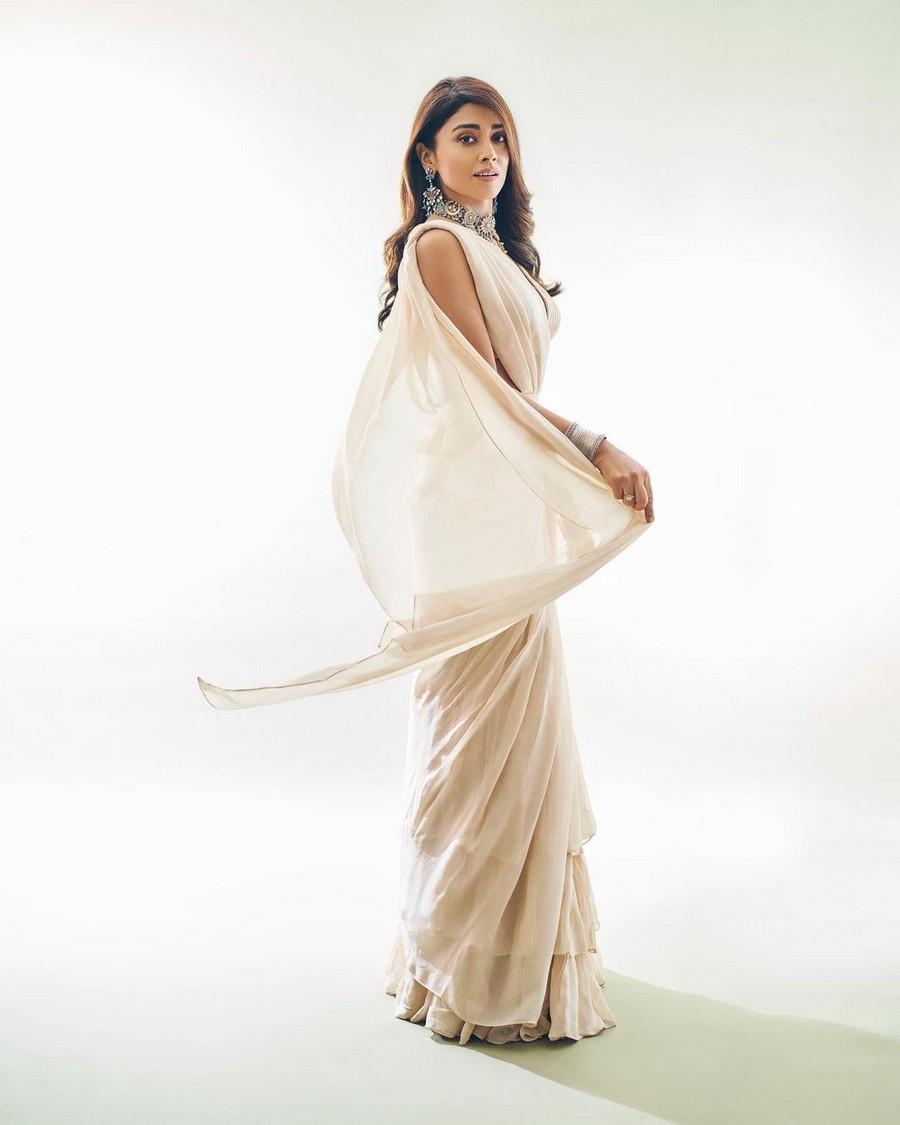 Shriya Saran 5