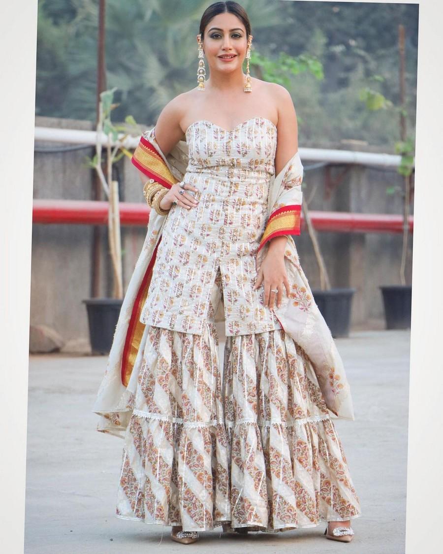 Surbhi Chandna 10