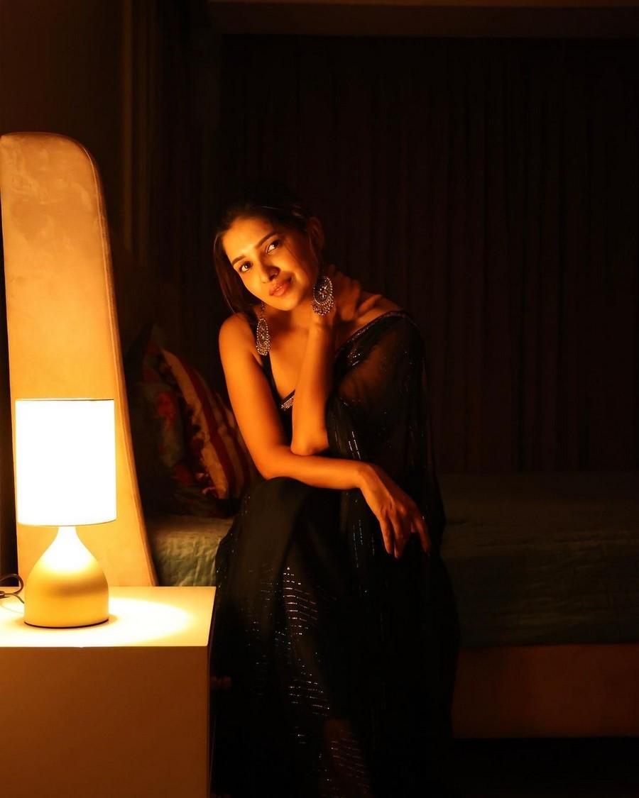 Vani Bhojan 7