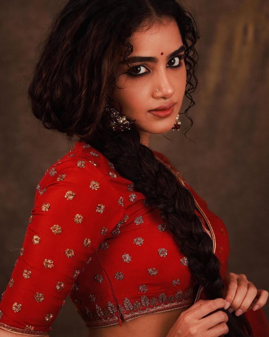 Anupama Parameswaran 4