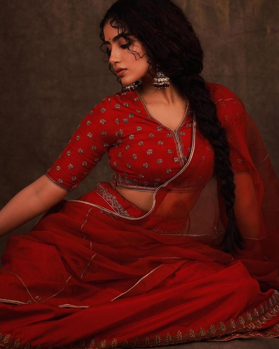 Anupama Parameswaran 7