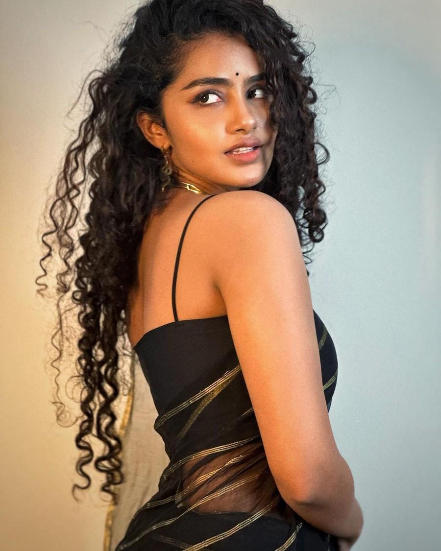 Anupama Parameswaran 10