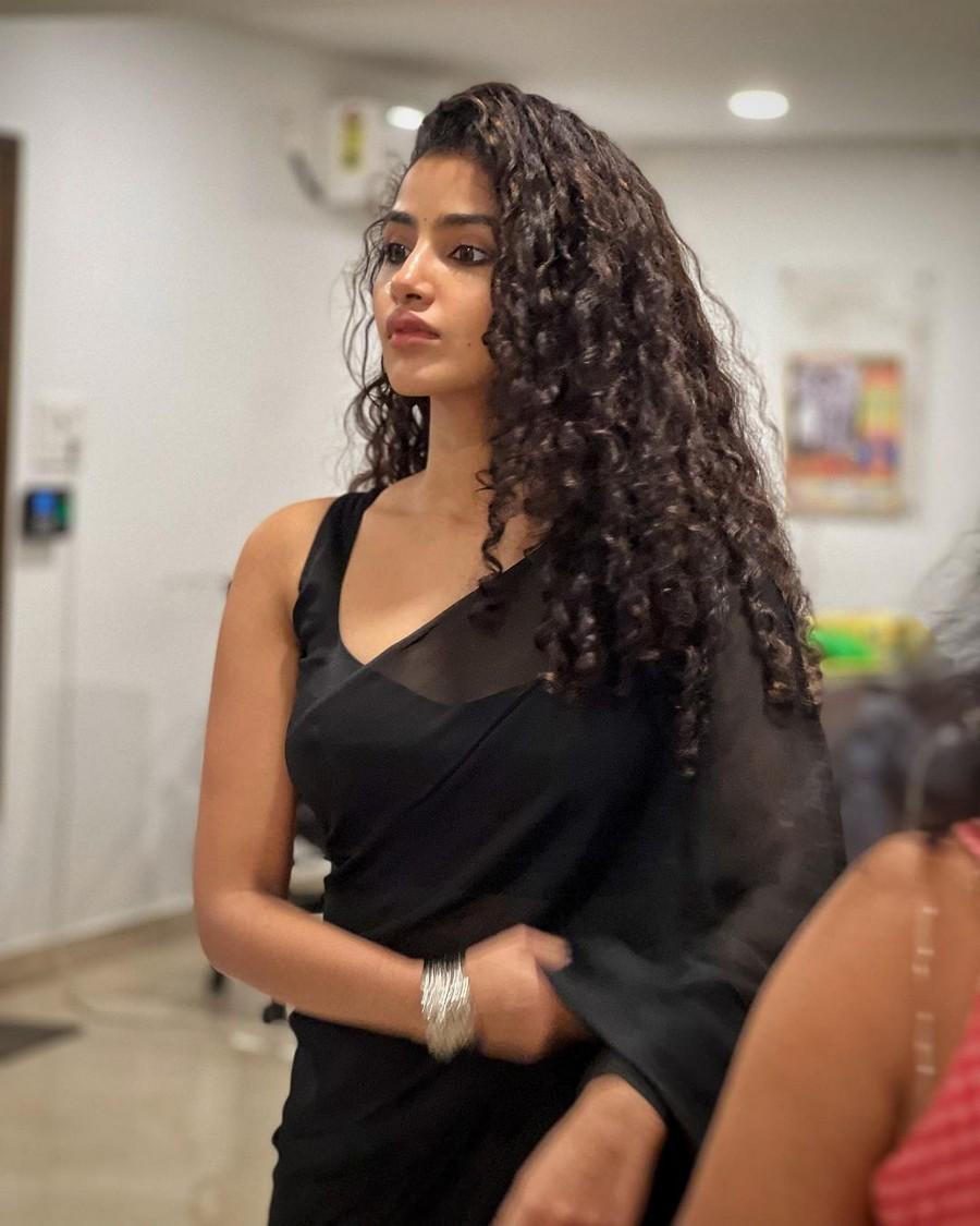 Anupama Parameswaran 11