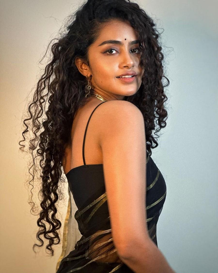 Anupama Parameswaran 8