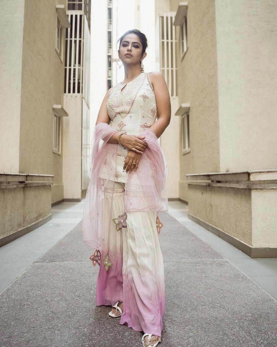 Avika Gor 11