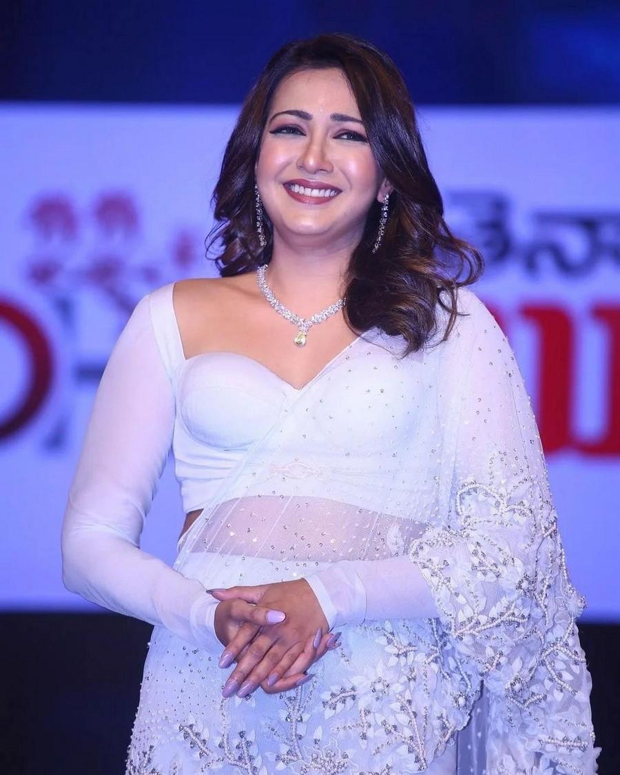 Catherine Tresa 5