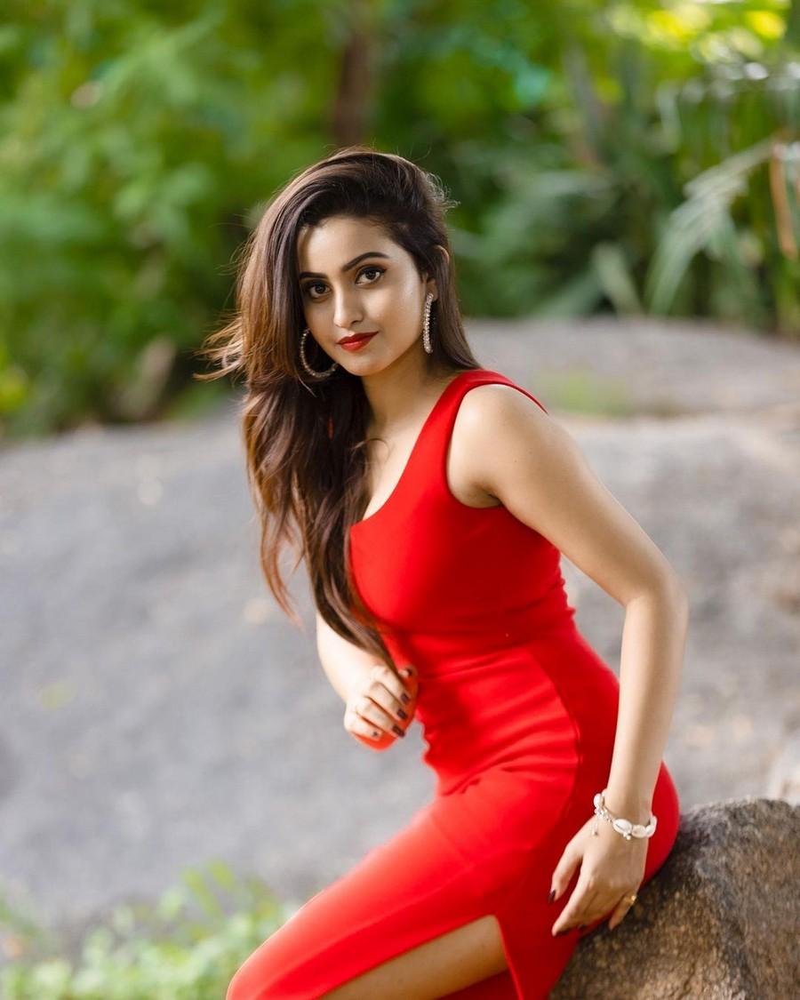 Deepika Pilli 4