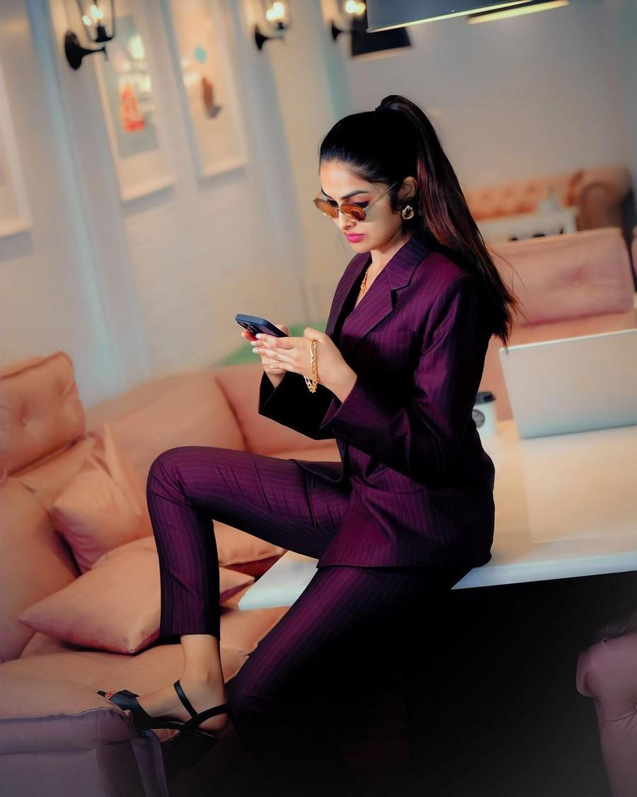 Divi Vadthya 10