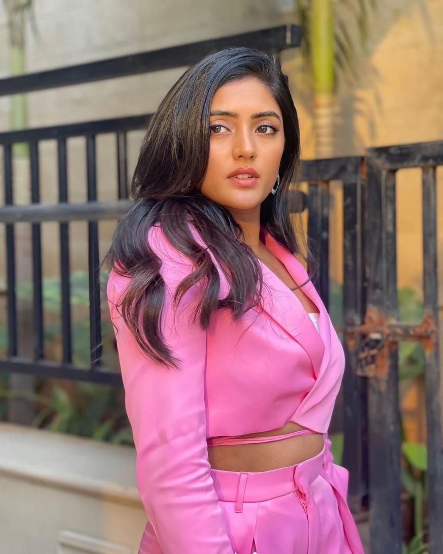Eesha Rebba 3