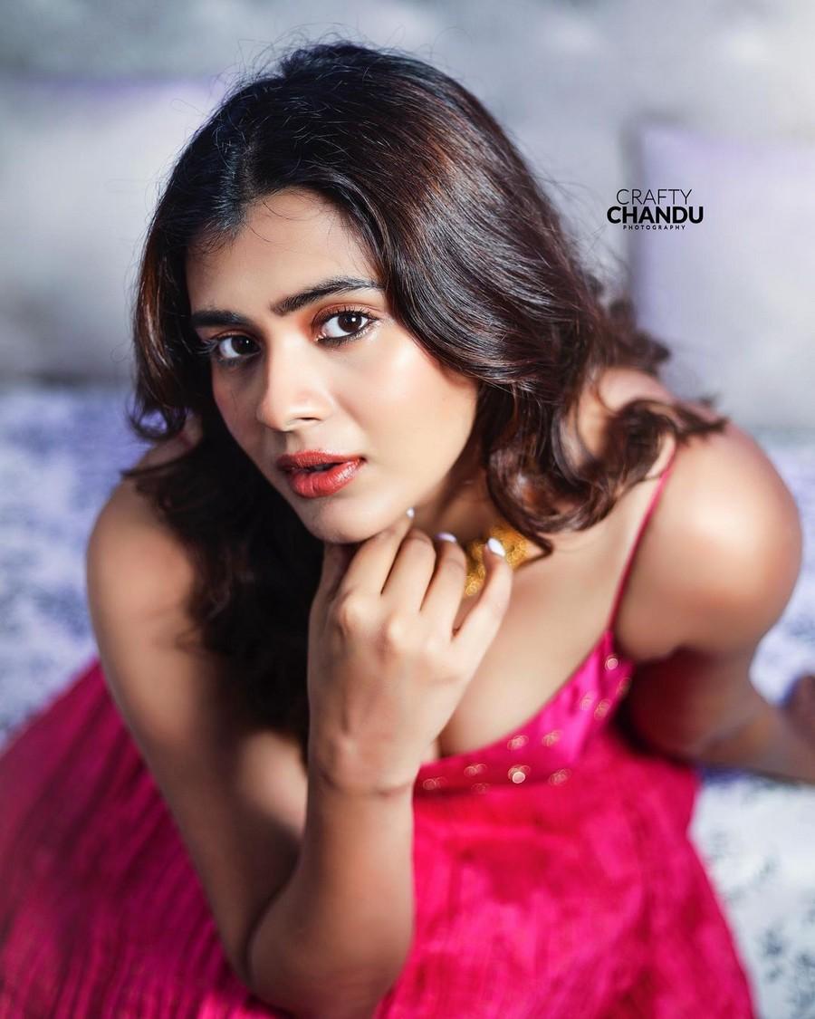 Hebah Patel 6
