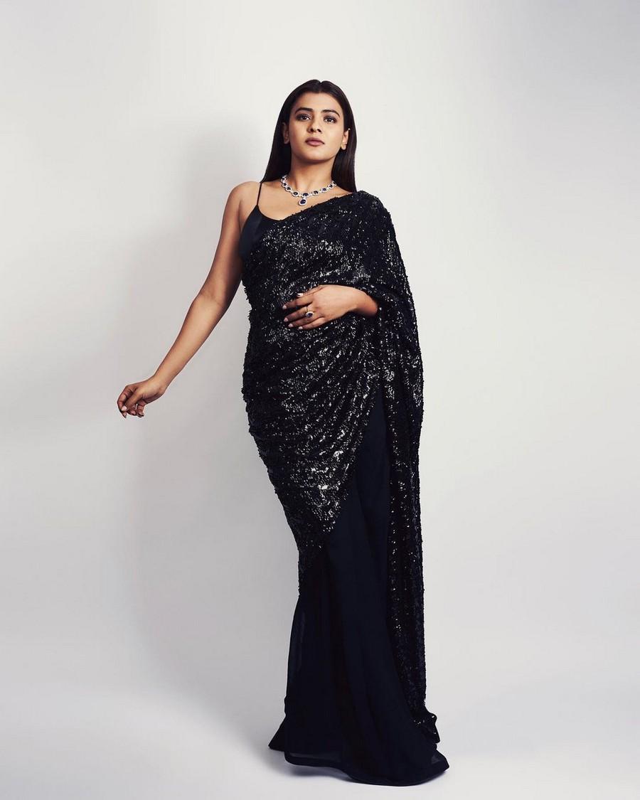 Hebah Patel 5