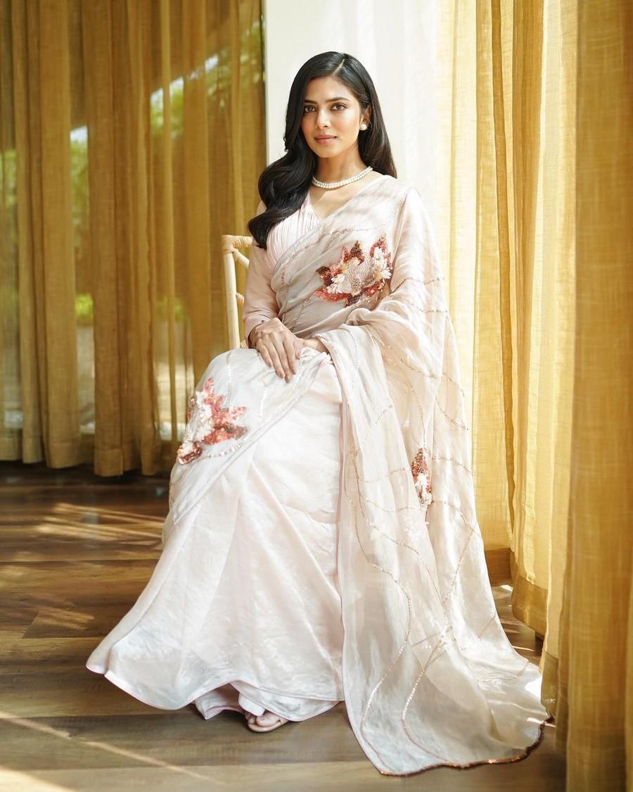Malavika Mohanan 10