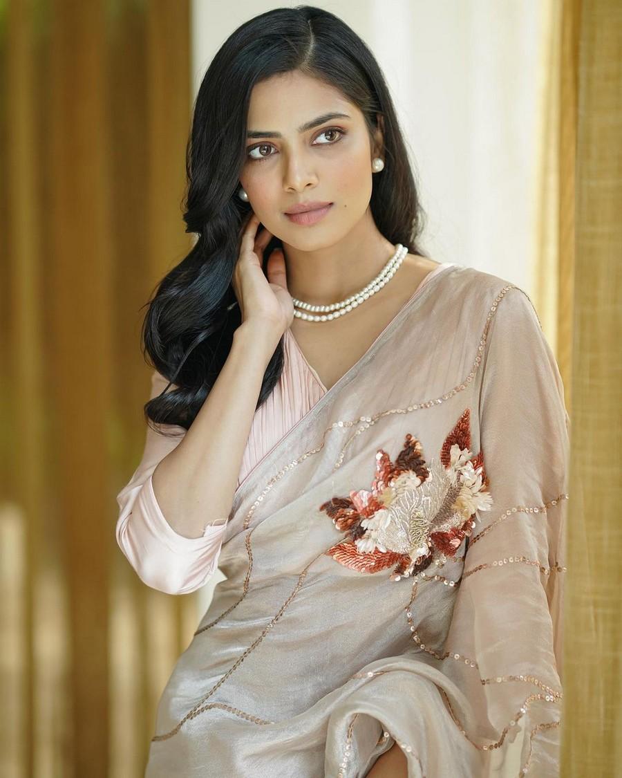 Malavika Mohanan 13