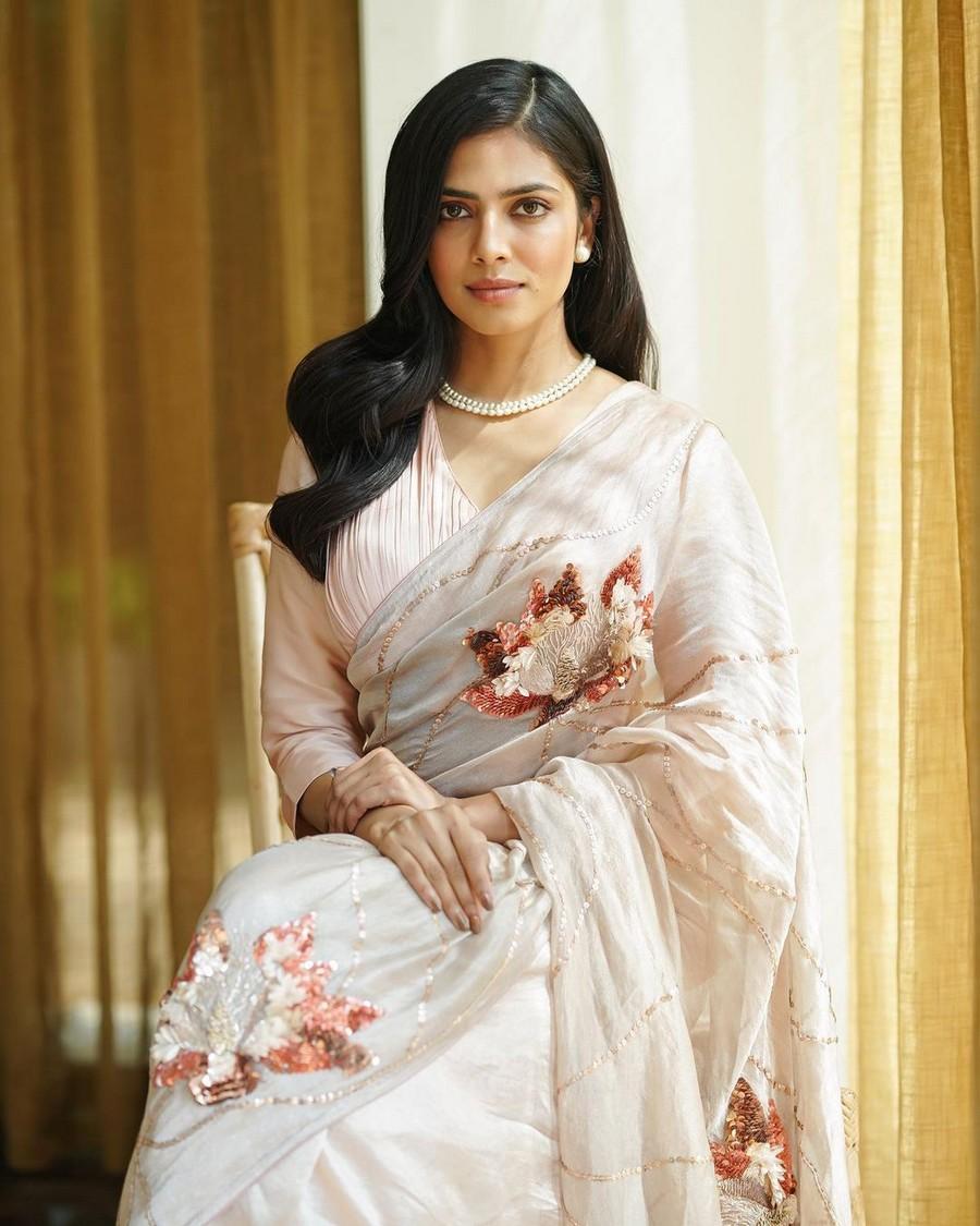 Malavika Mohanan 9
