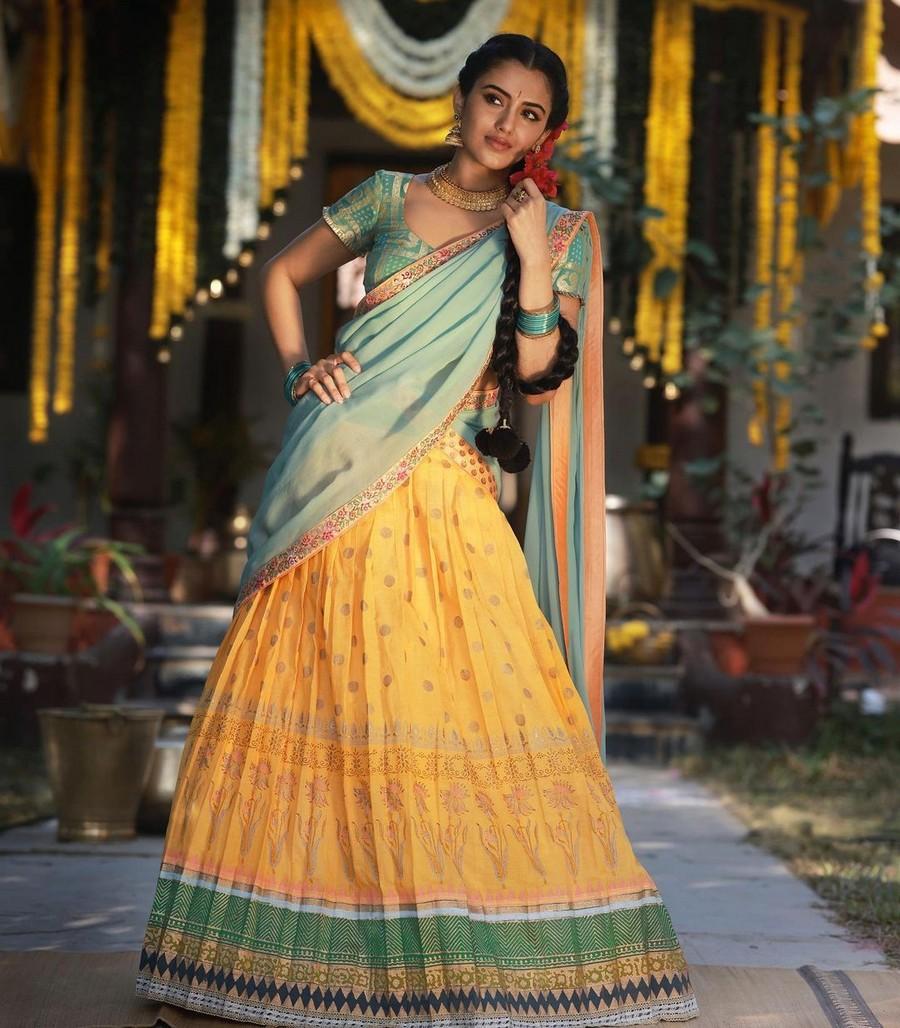Malvika Sharma 4