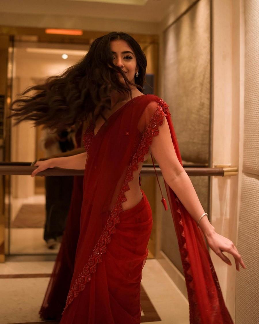 Malvika Sharma 3