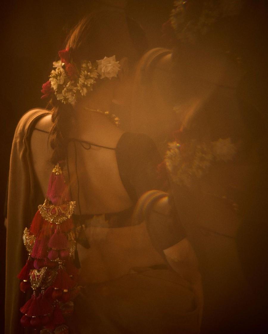 Mouni Roy 4