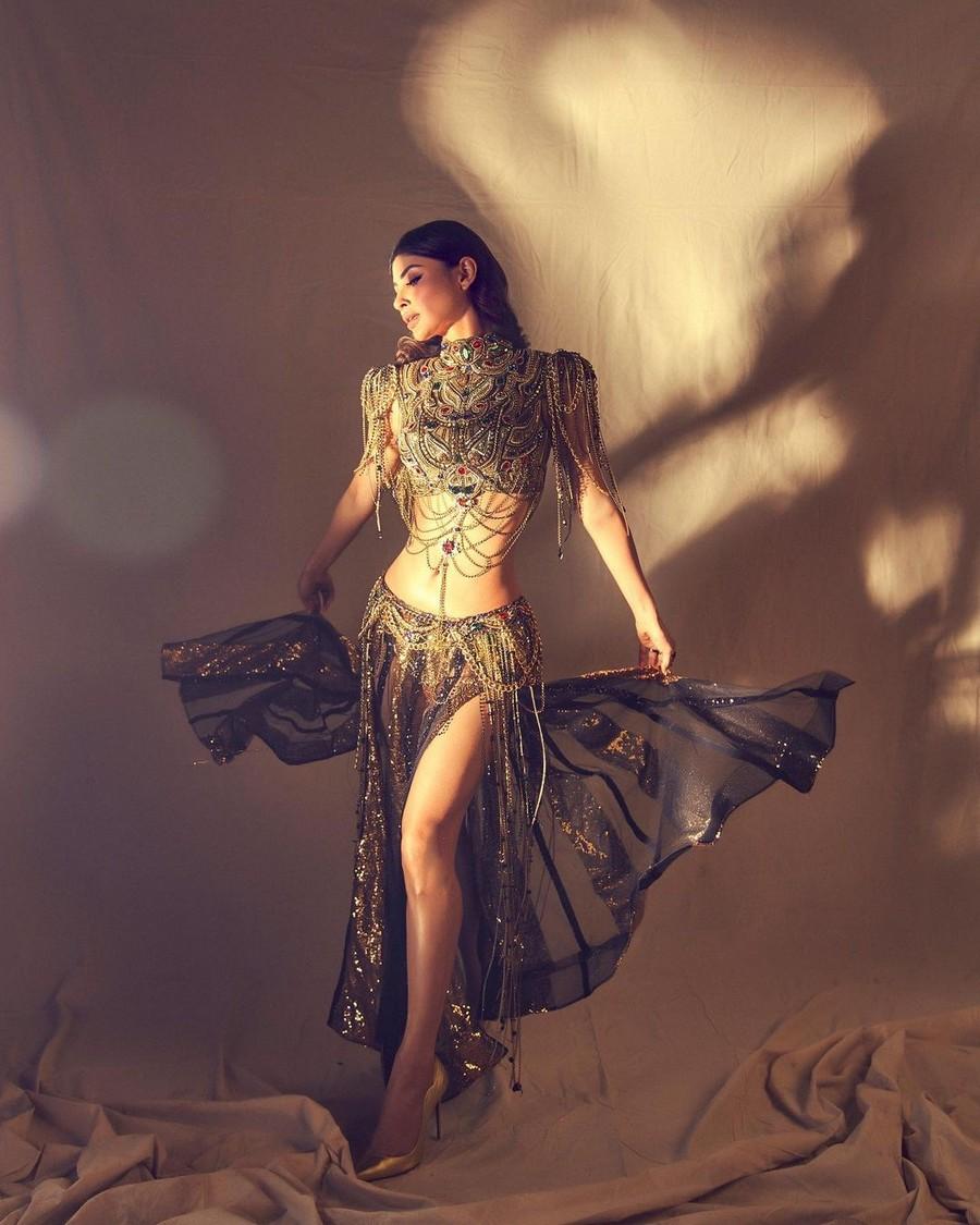 Mouni Roy
