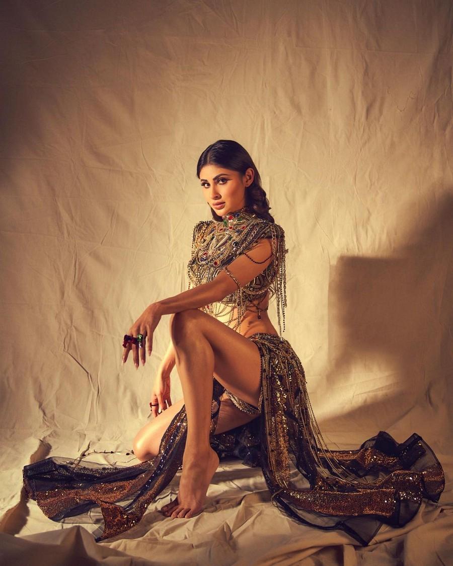 Mouni Roy 2