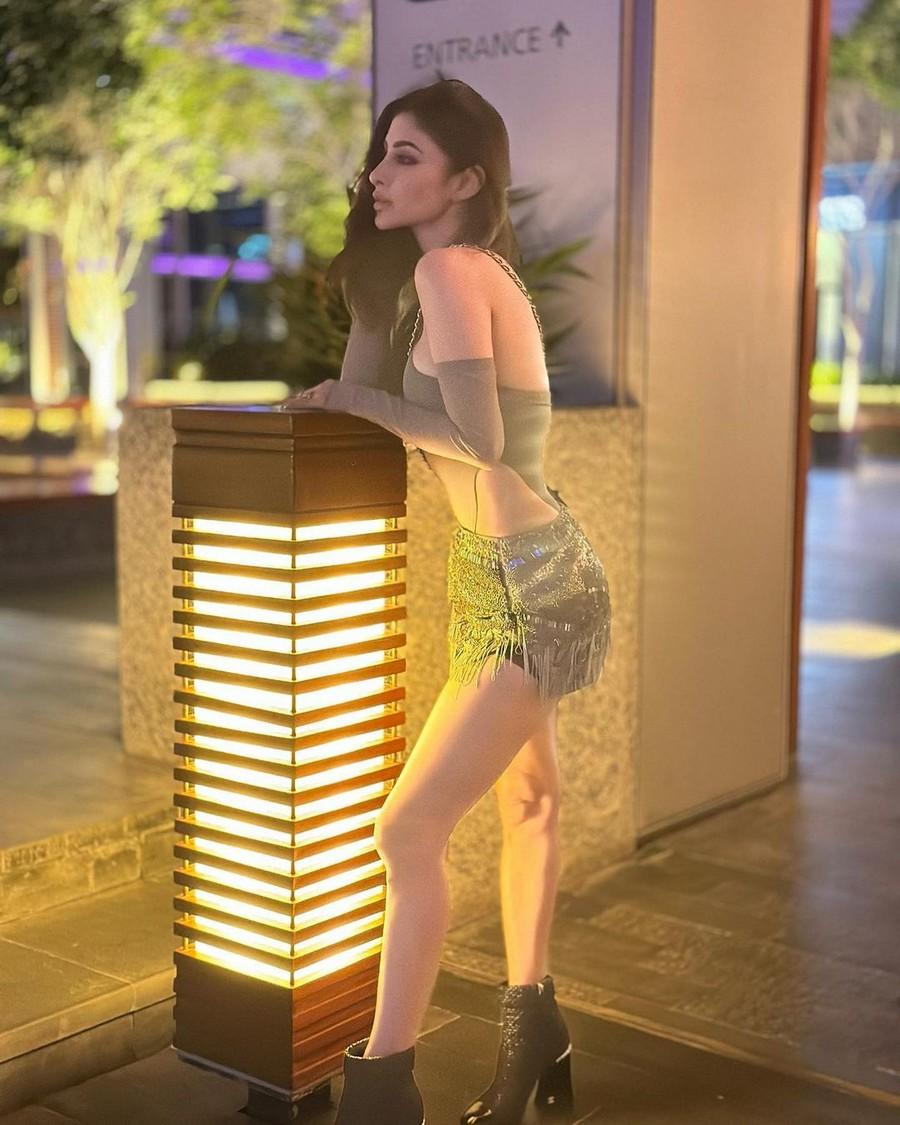 Mouni Roy 9