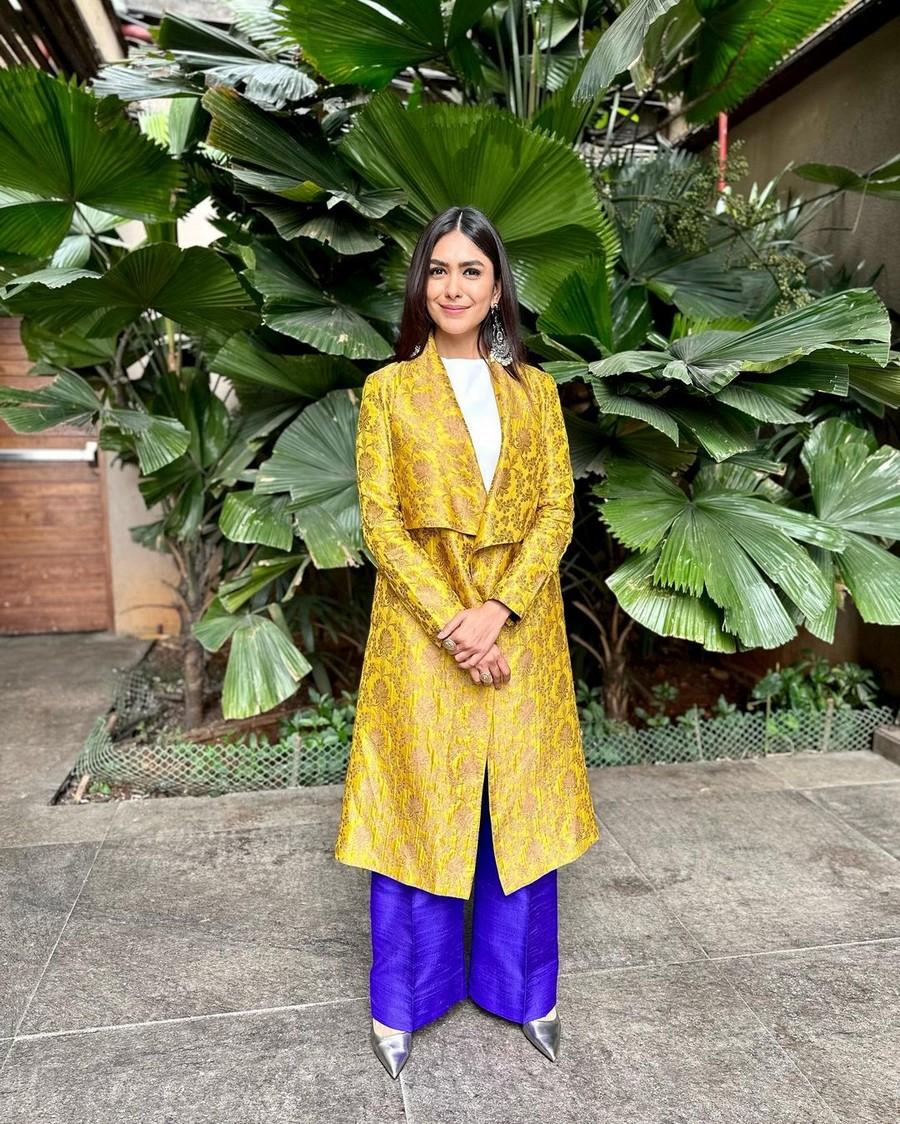 Mrunal Thakur 5