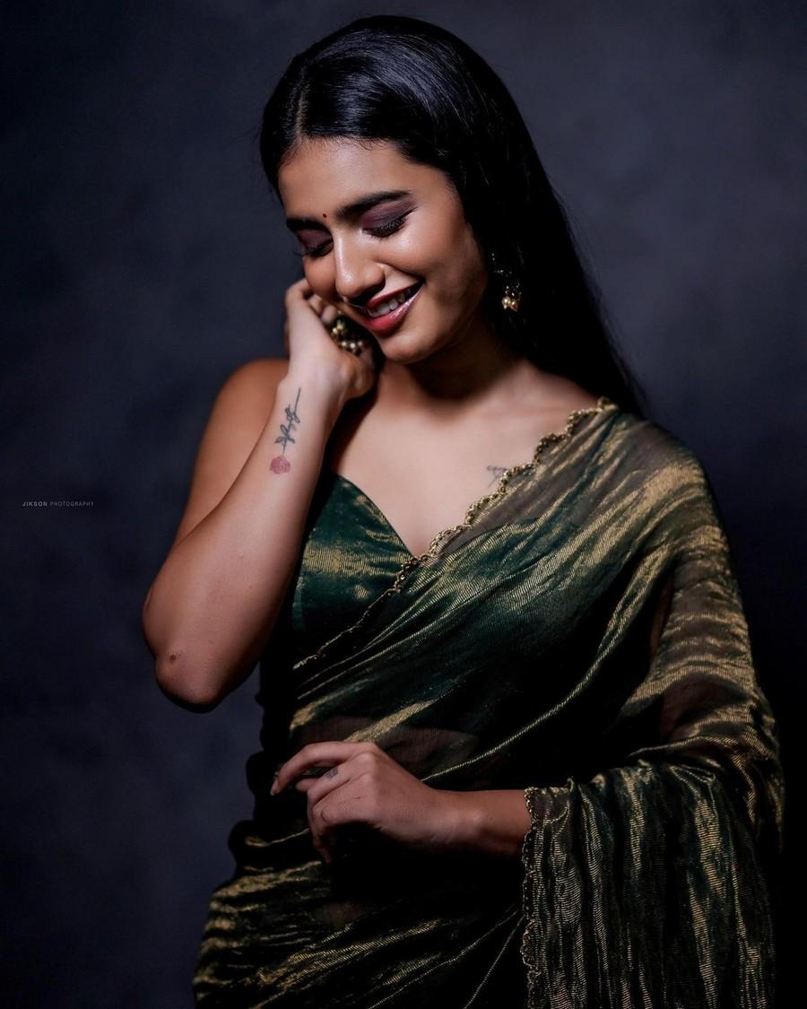 Priya Prakash Varrier 9