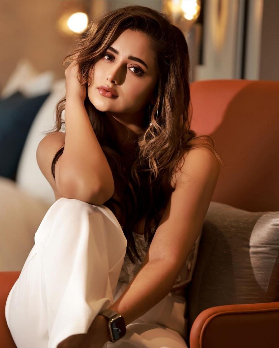 Rashami Desai 2