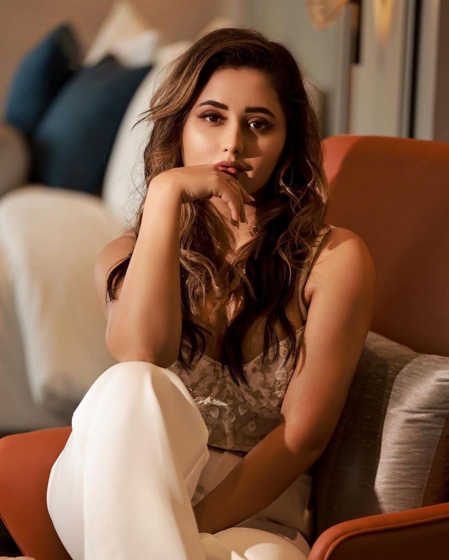 Rashami Desai 6
