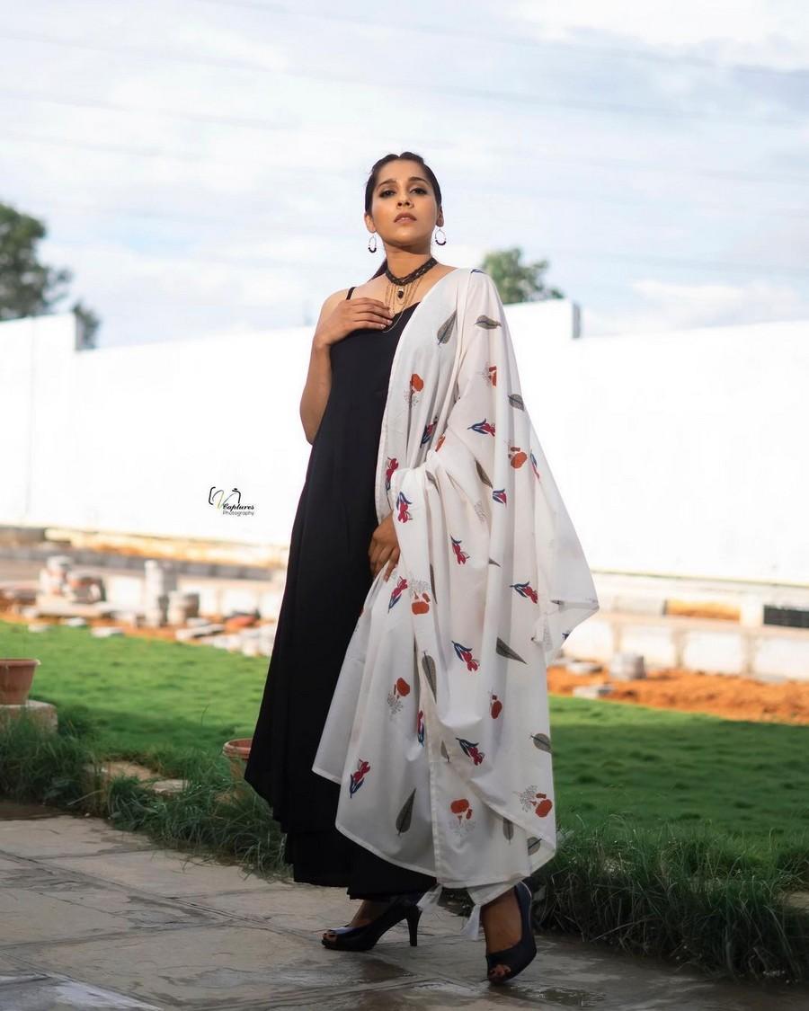 Rashmi Gautam 3