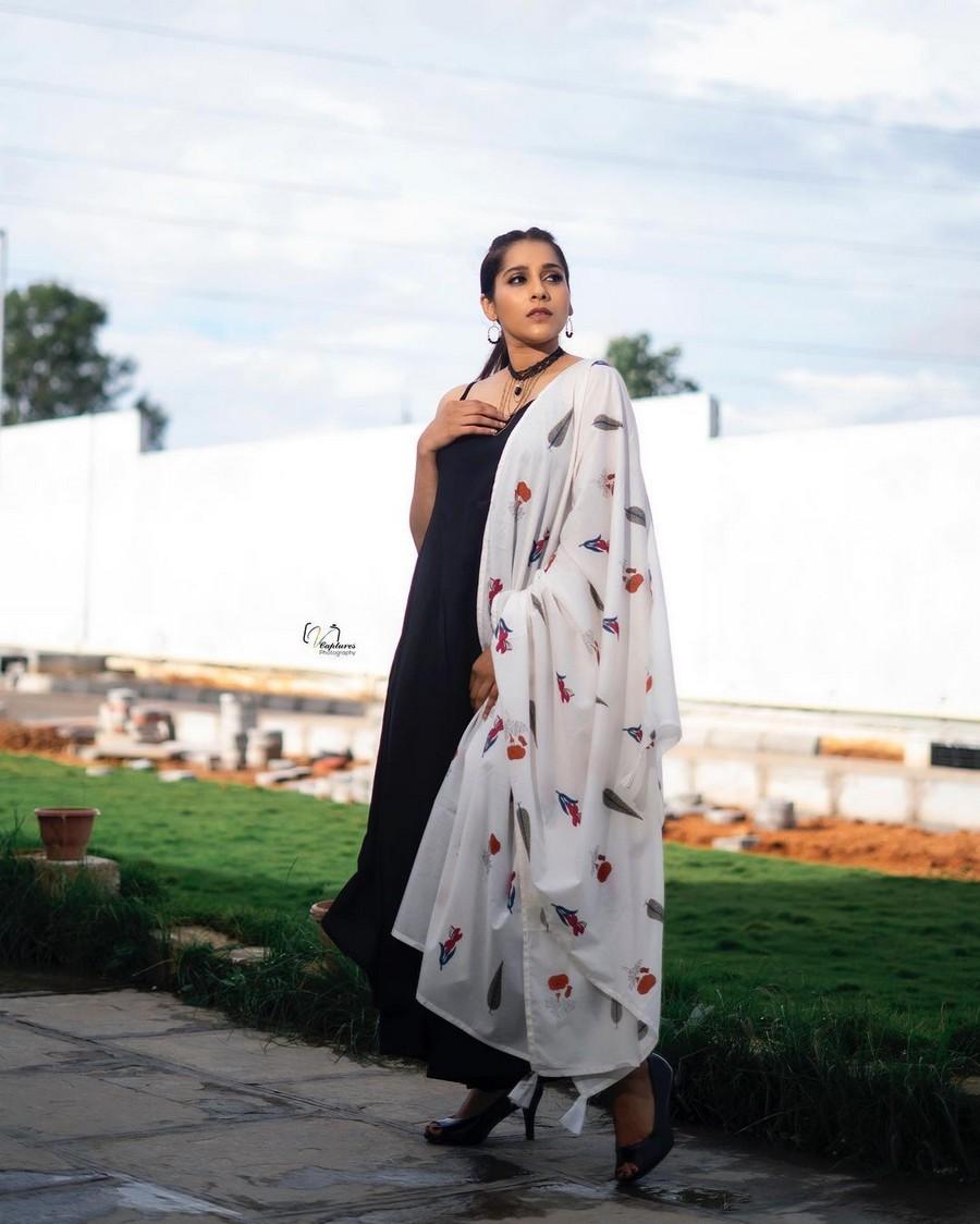 Rashmi Gautam 6