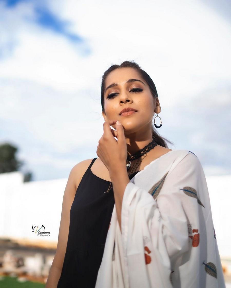 Rashmi Gautam 8
