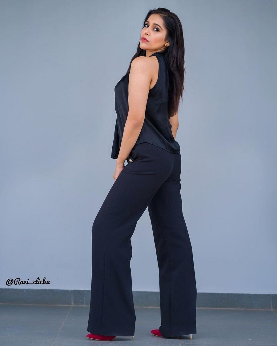 Rashmi Gautam 12