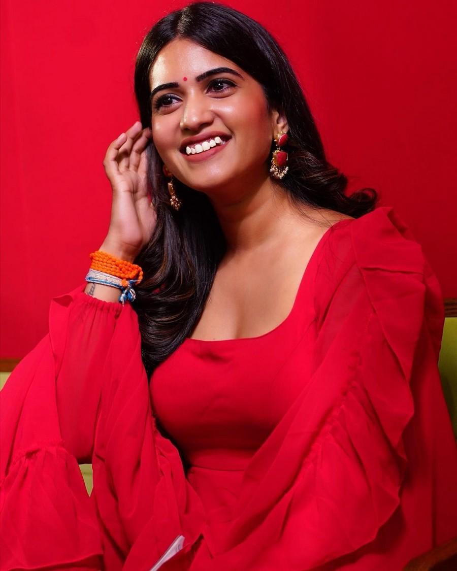 Sravanthi Chokarapu 5