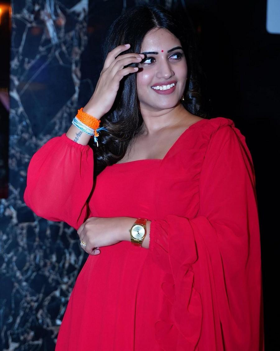 Sravanthi Chokarapu 7