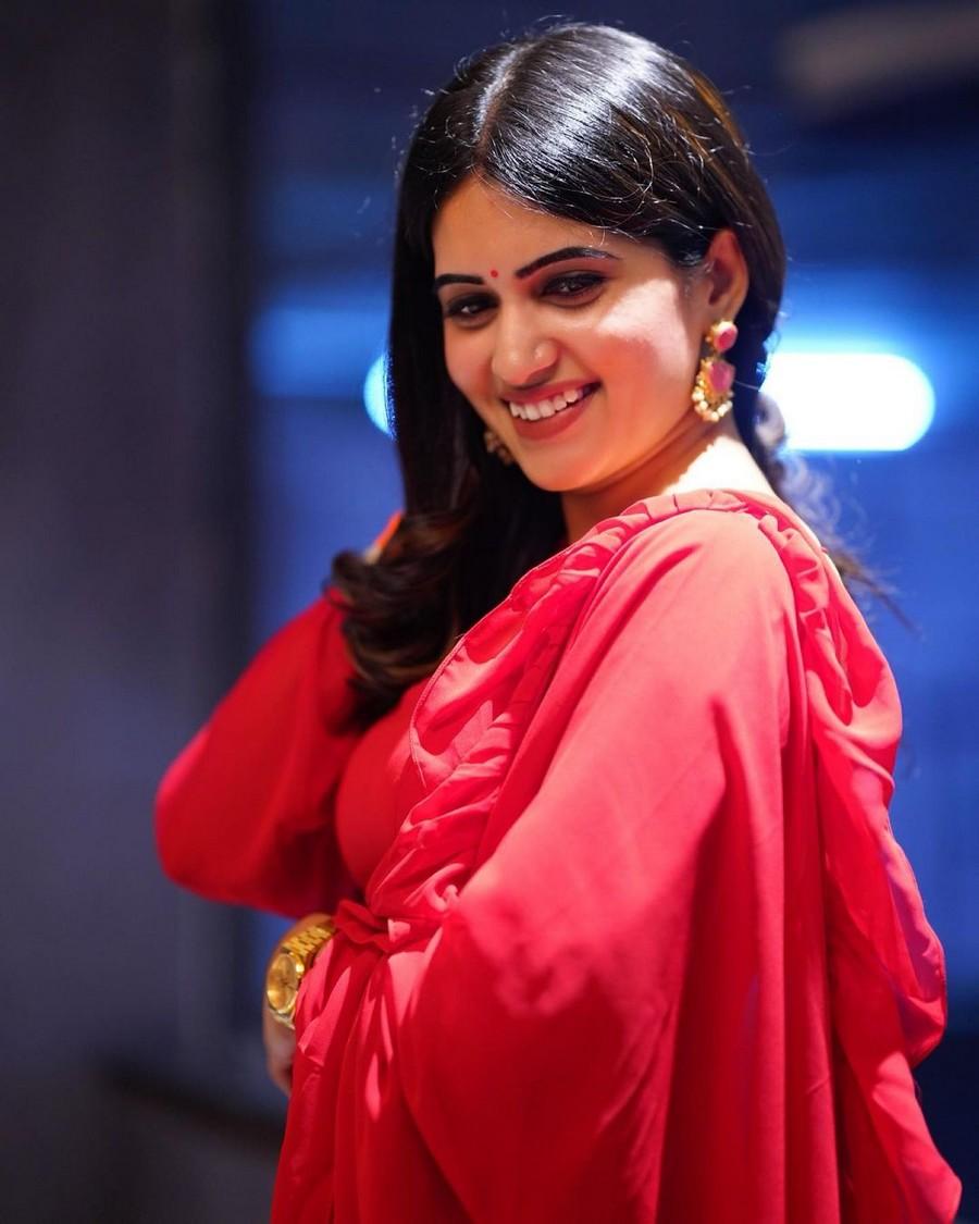 Sravanthi Chokarapu 9