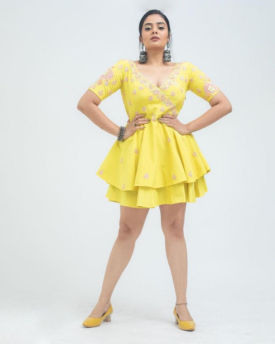 Sreemukhi 3