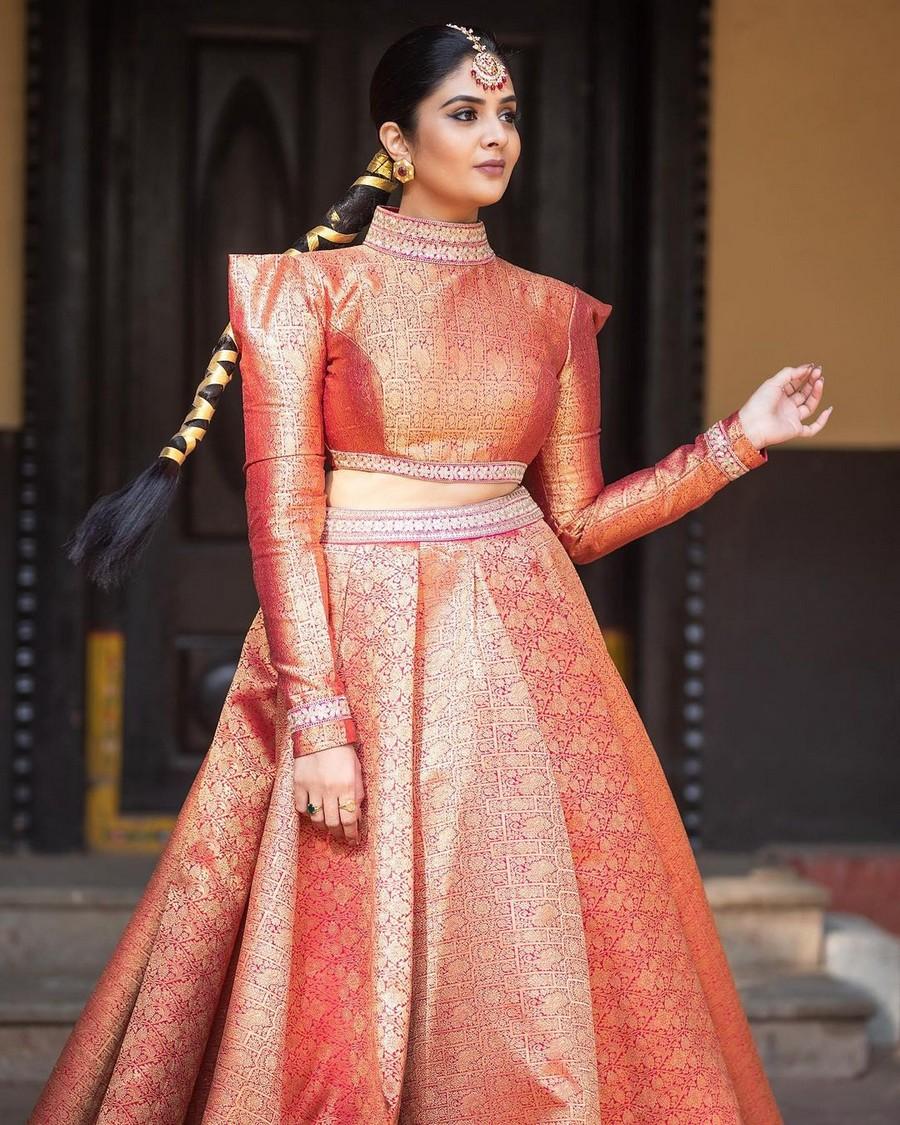 Sreemukhi 4