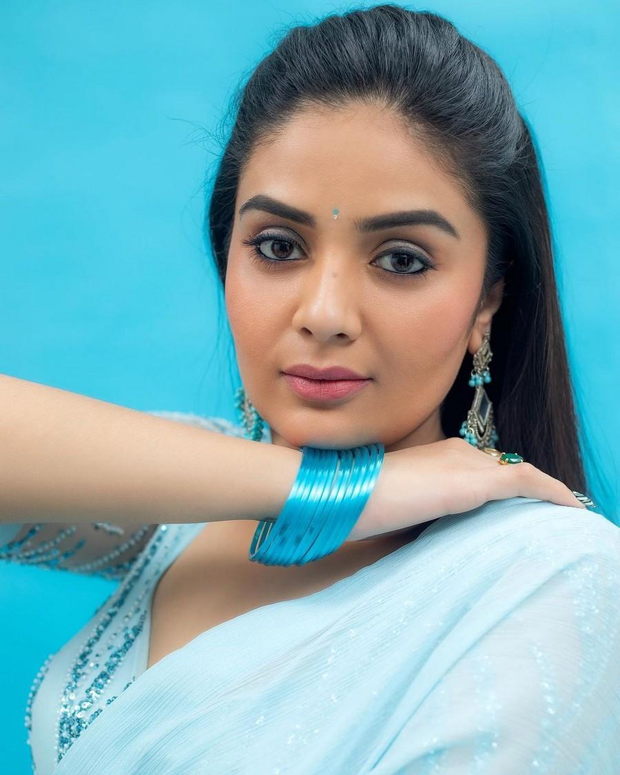 Sreemukhi 5