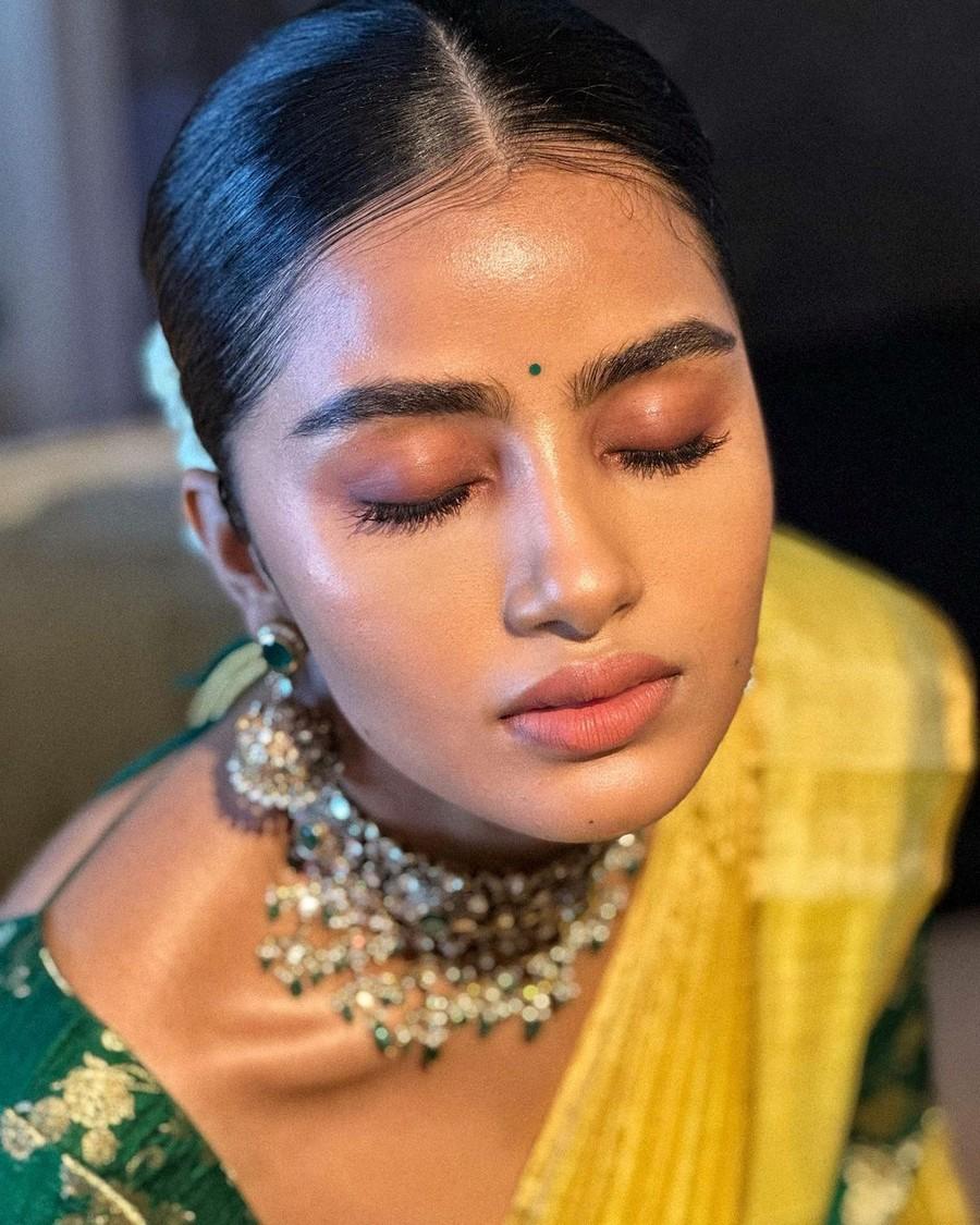 Anupama Parameswaran 11