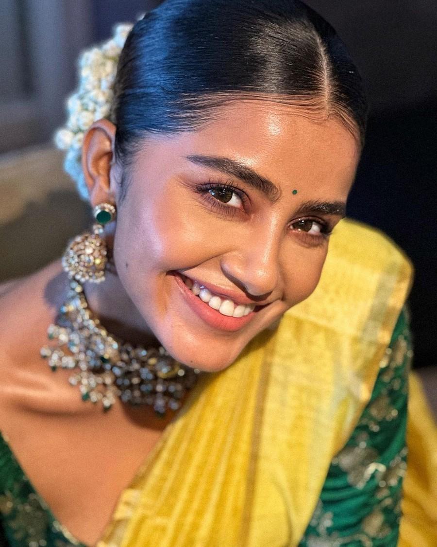 Anupama Parameswaran 16